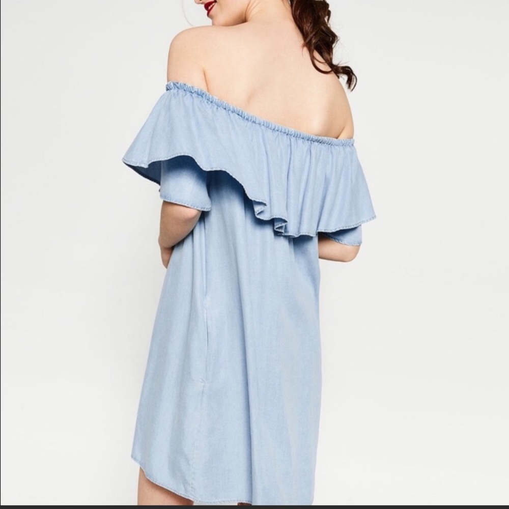 Zara ruffle off the shoulder denim dress - Picture 5 of 6